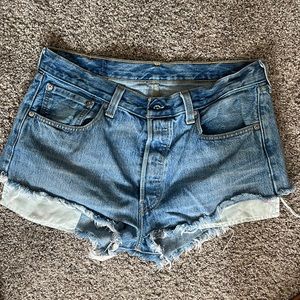 Levi Jean shorts button fly 33